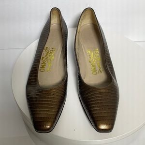 Salvatore Ferragamo flat Women’s shoes. Size 7 .Left heels Cup it’s broken.